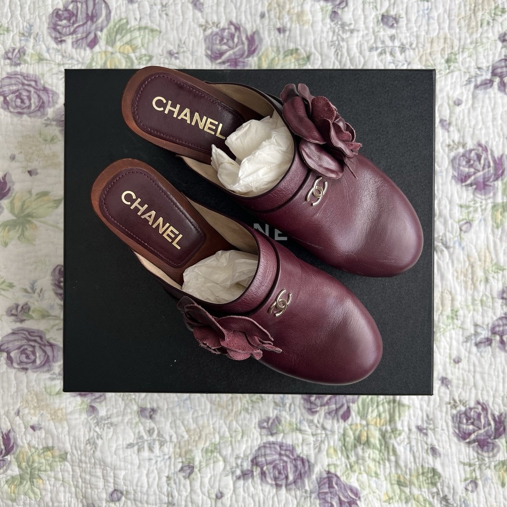 Chanel Burgundy Leather Camellia Flower Studded Platform Clogs 2023 IT 40 - Picture 2 of 16